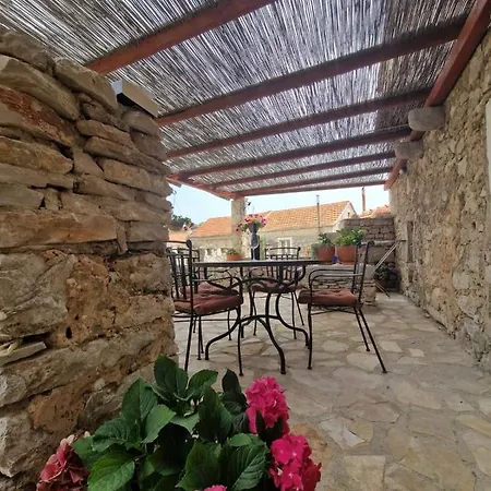 Family House Nyaraló